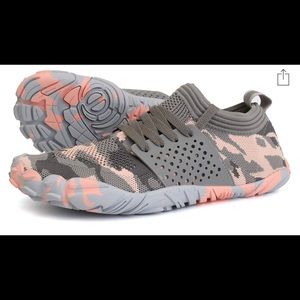 JOOMRA woman’s running minimalist barefoot shoes.